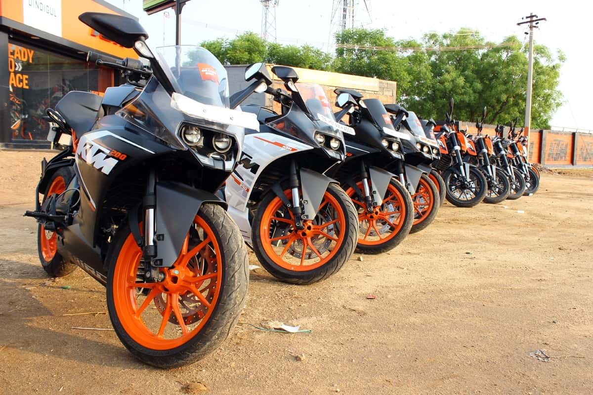 Yaazhiniy Motors, Begampur - Motorcycle 