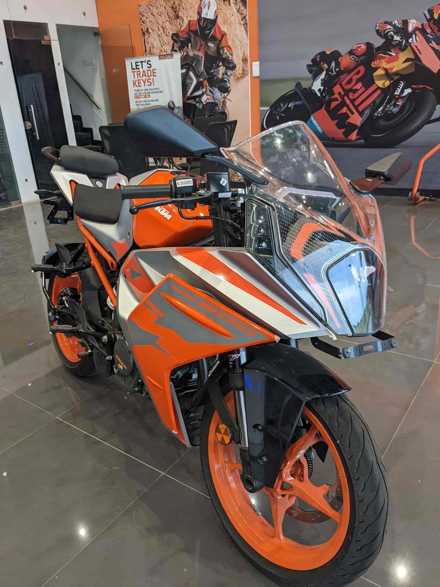 Yaazhiniy Motors in Begampur,Dindigul - Best Motorcycle Repair