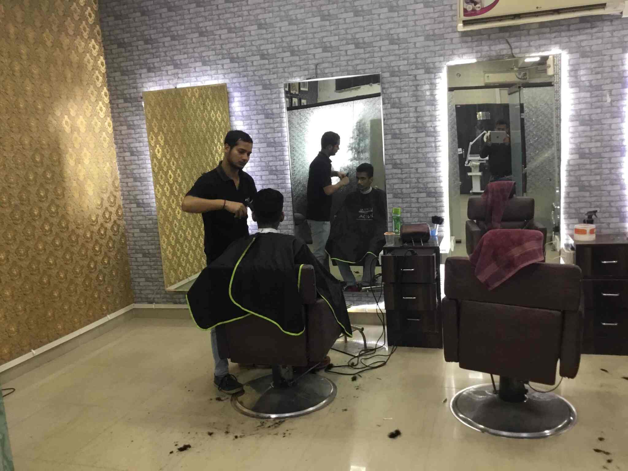 Smart Looks Uni Beauty Salon Photos Green Fields Colony Inside View Of Salon Smart Looks Uni Beauty Photos Green Fields Colony