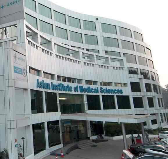 Husband watch wife stretch pussy