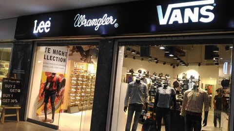 metro mall vans