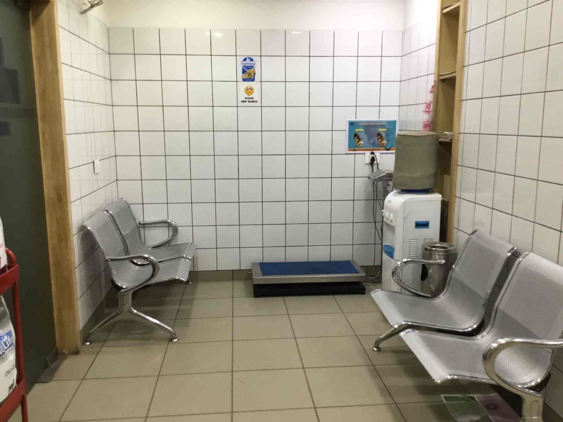 neeti bagh pet clinic