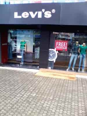 levis jeans showroom