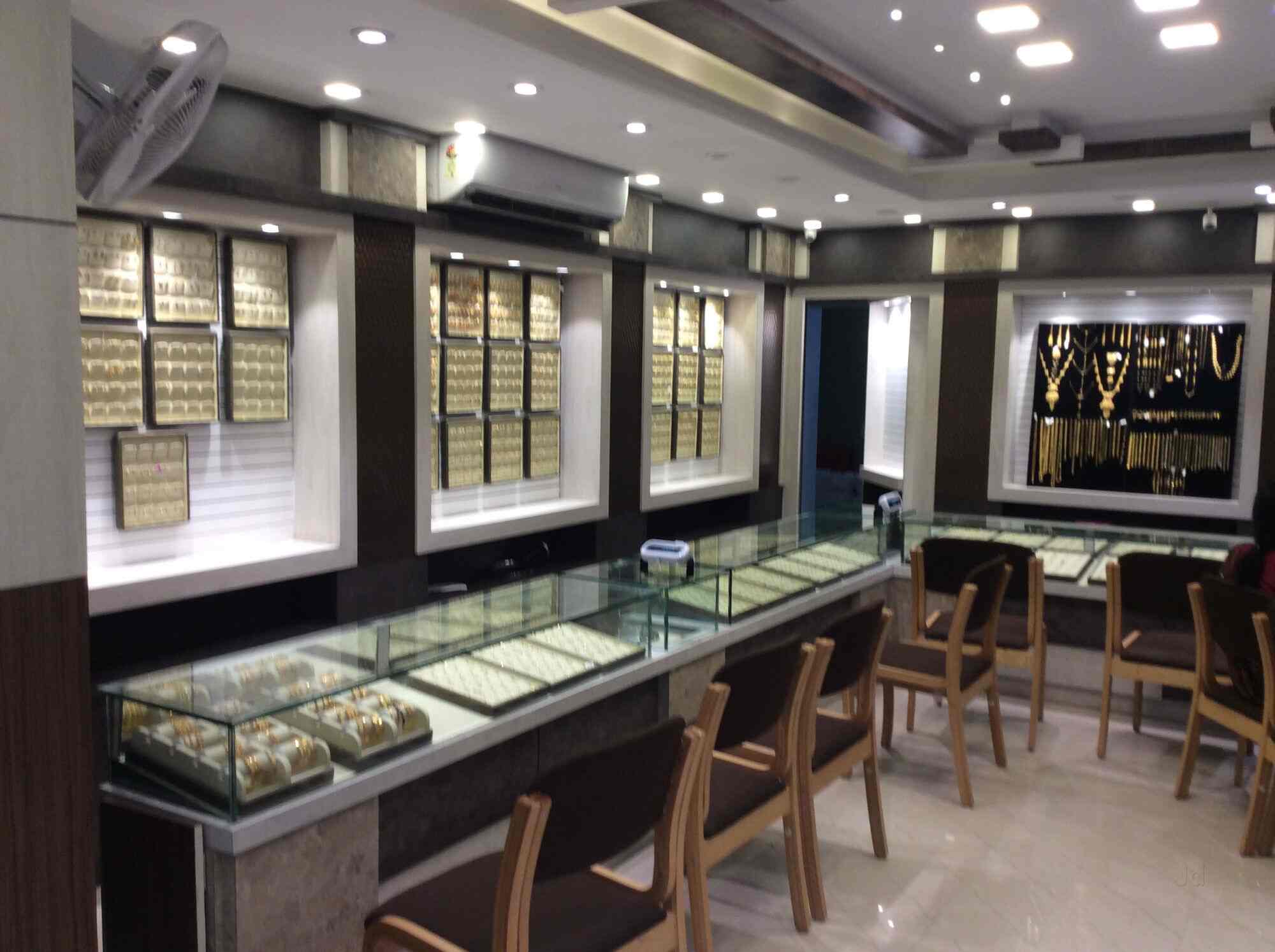 jewellery shops in the mall