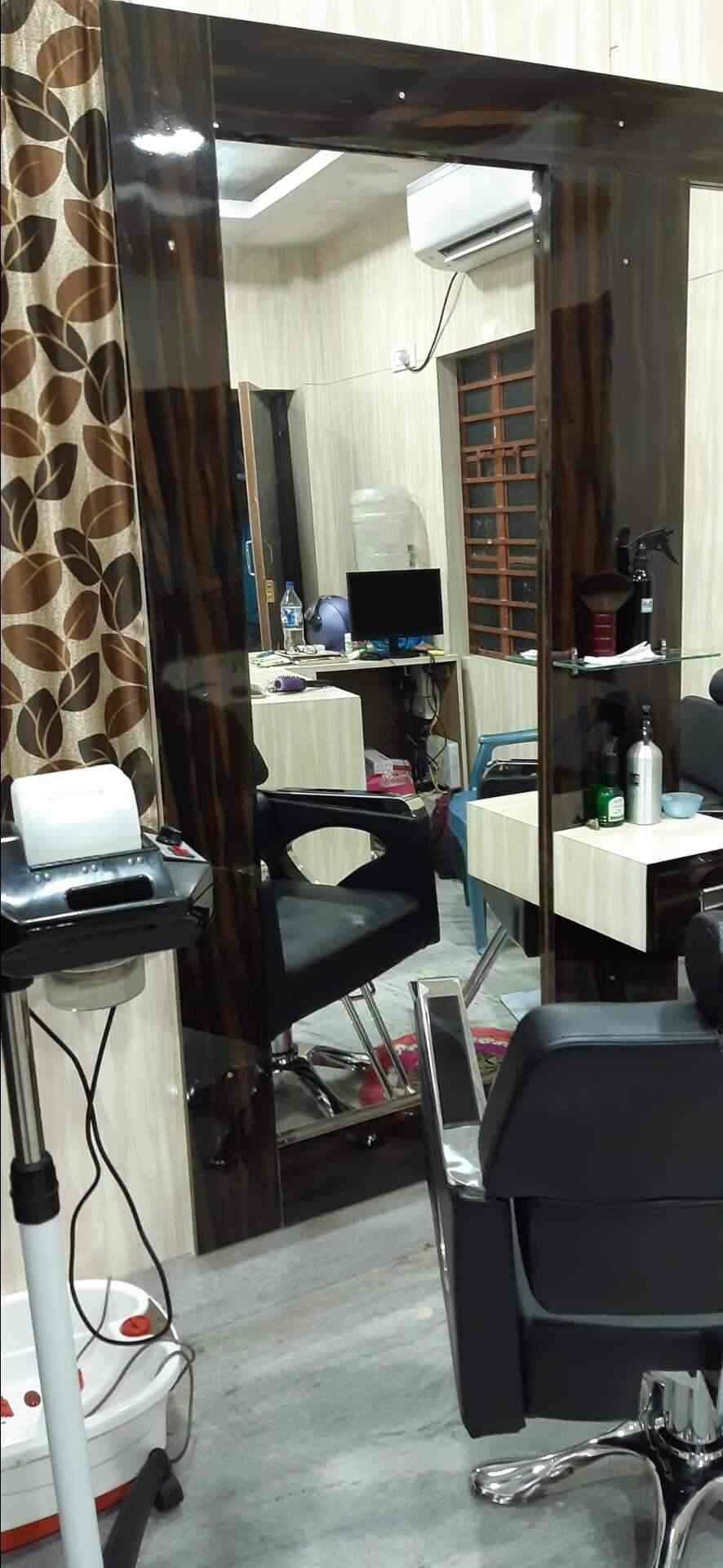 barbie doll beauty parlour