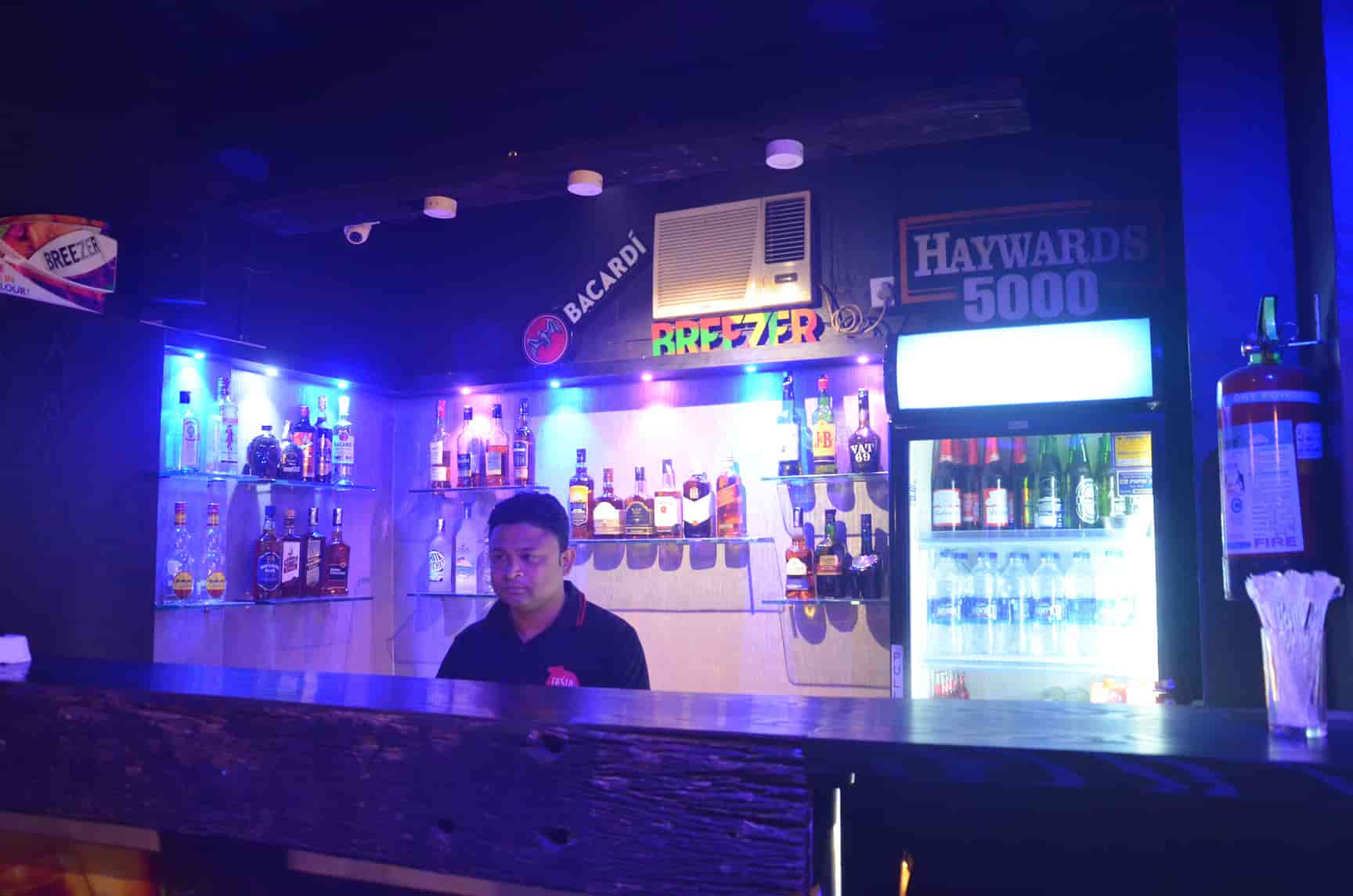 Introducir 95+ imagen fiesta bar Viaterra.mx