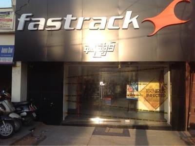 fastrack showrooms