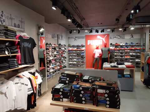 white casual trainers mens