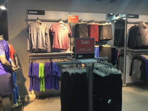 nike factory outlet tolichowki