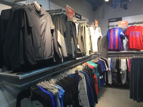 nike factory outlet tolichowki