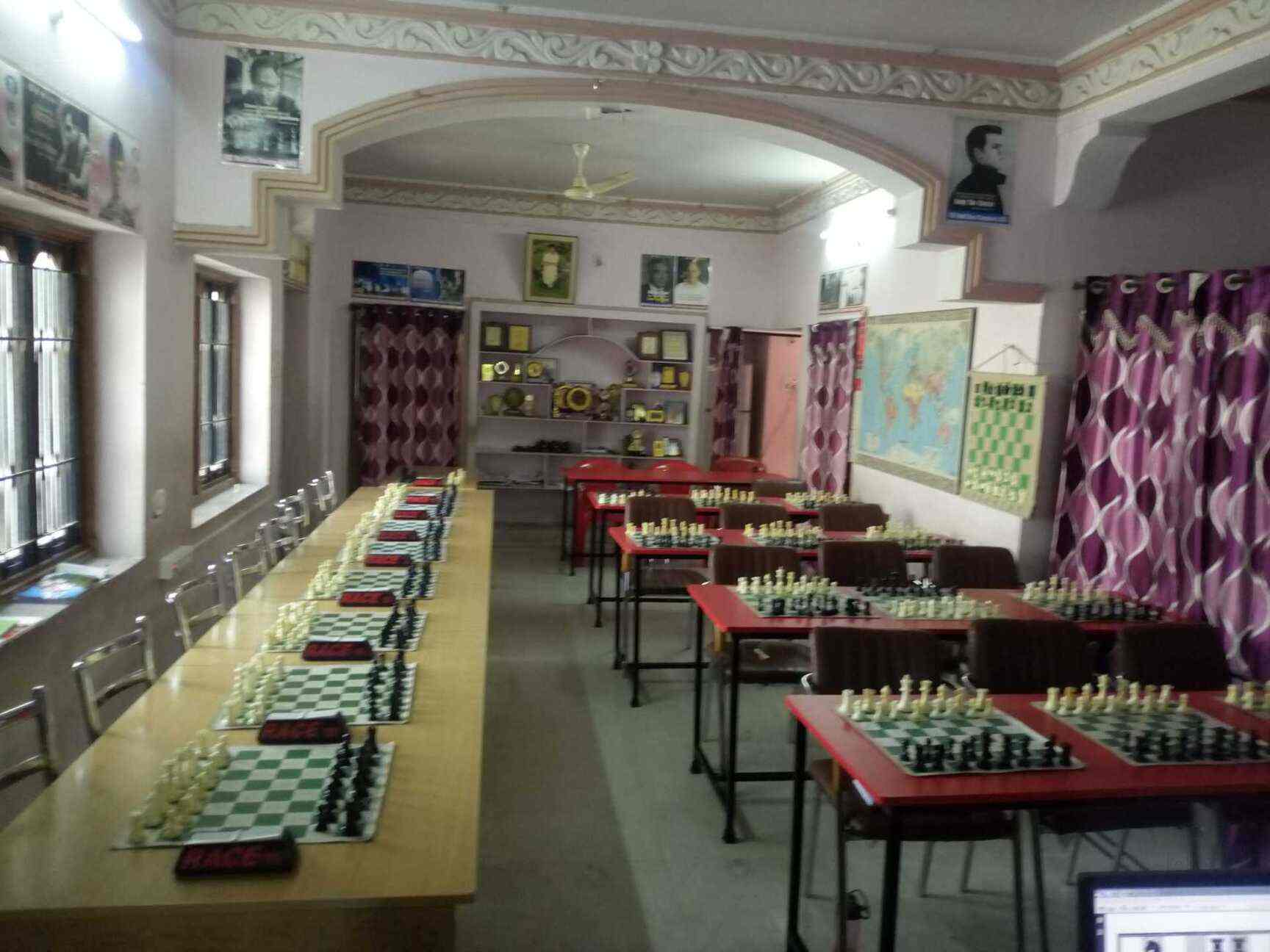 race chess academy