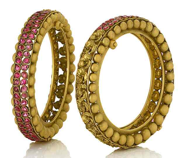 Gold Bangles Designs In Joyalukkas With Price
