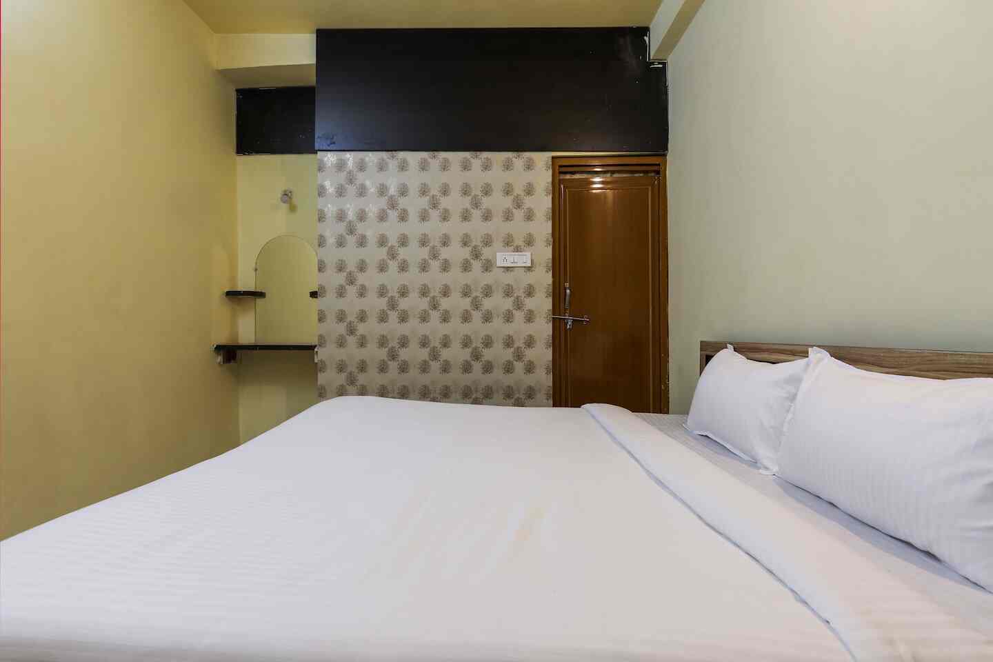 Comfort Inn Spot On 47327 Near Of Bombay Hospital Service Lane