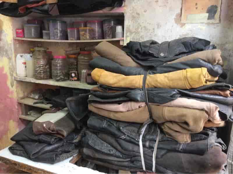 Alam Charem Industries Chandpole Bazar Men Leather Jacket Alam Charem Industries Chandpole Bazar Men Leather Jacket Retailers In Jaipur Justdial