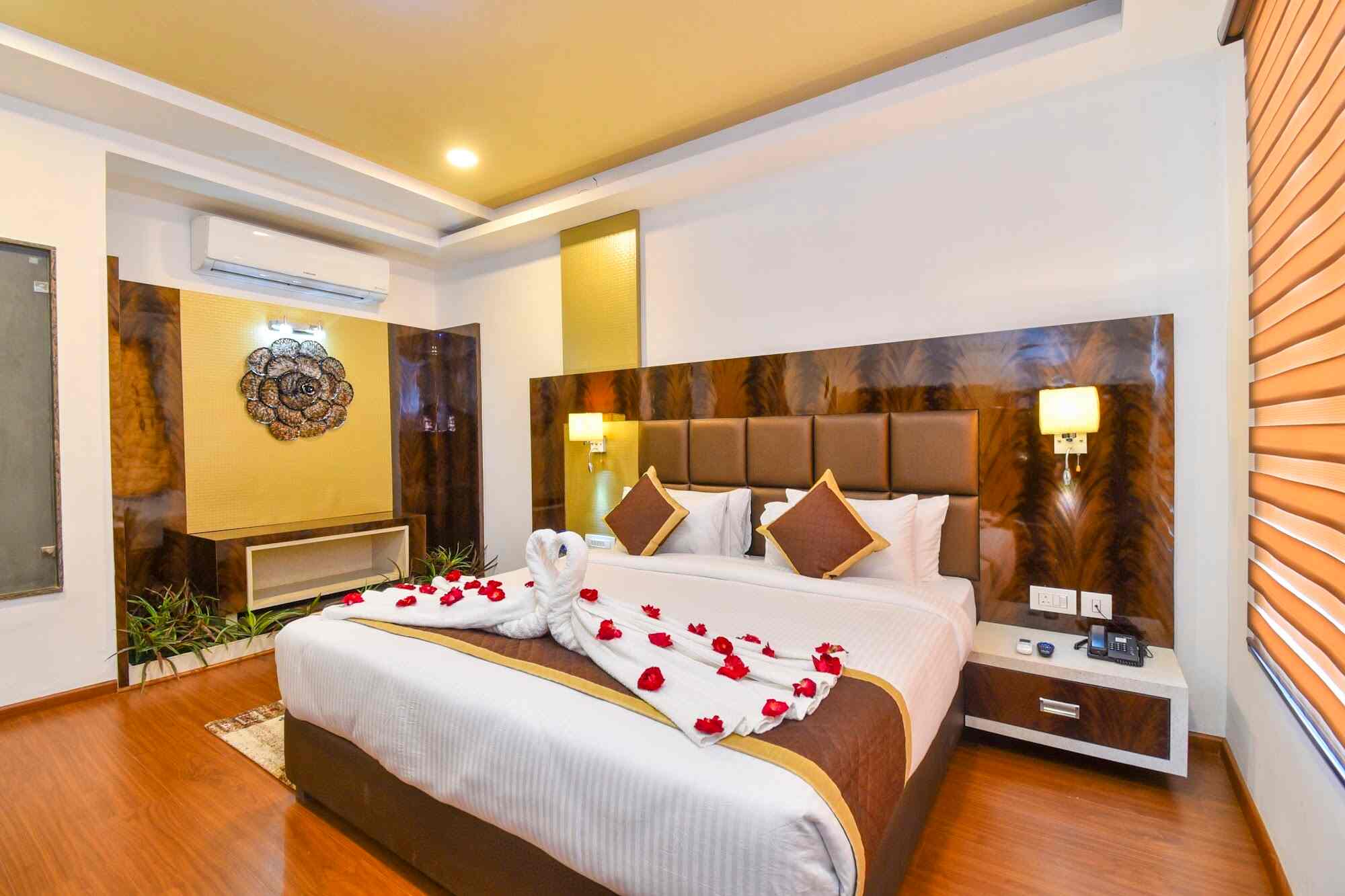 Discover more than 66 hotel grand decor sitapura best seven.edu.vn