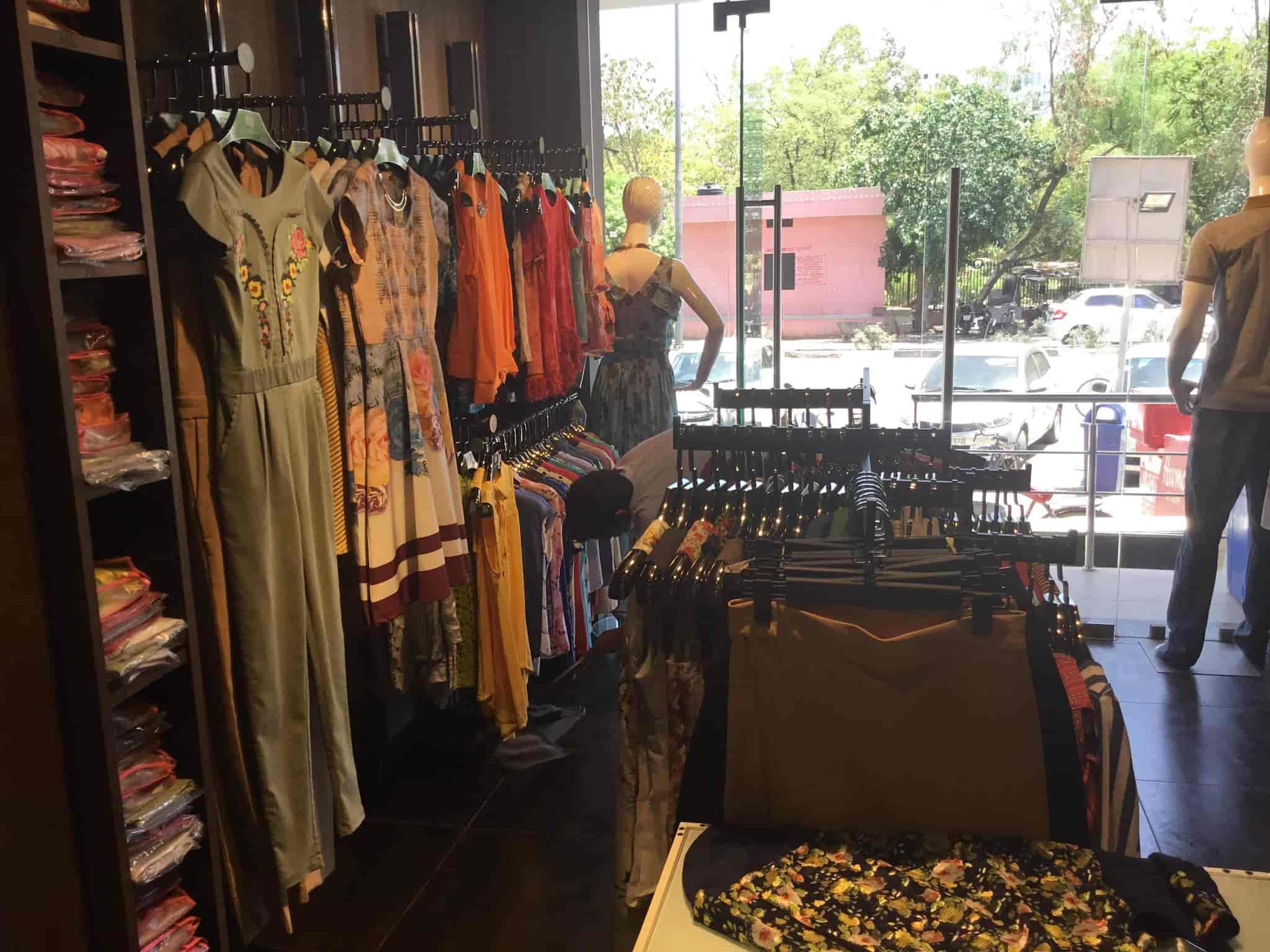 https://content3.jdmagicbox.com/comp/jaipur/w9/0141px141.x141.170920224811.v2w9/catalogue/moda-elementi-vaishali-nagar-jaipur-readymade-garment-retailers-645sh.jpg