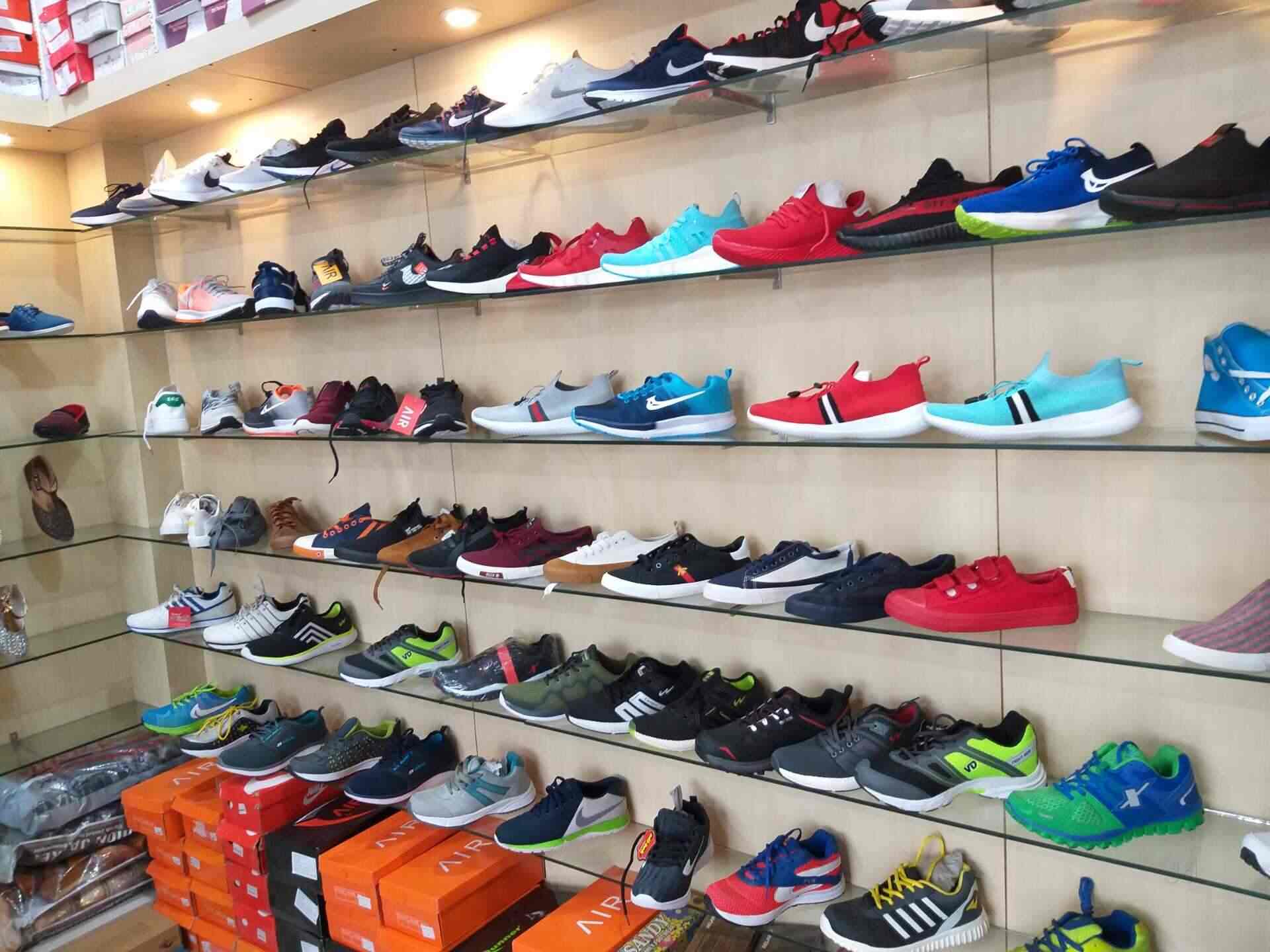 Big Boss Shoes Emporium, Gajraula 