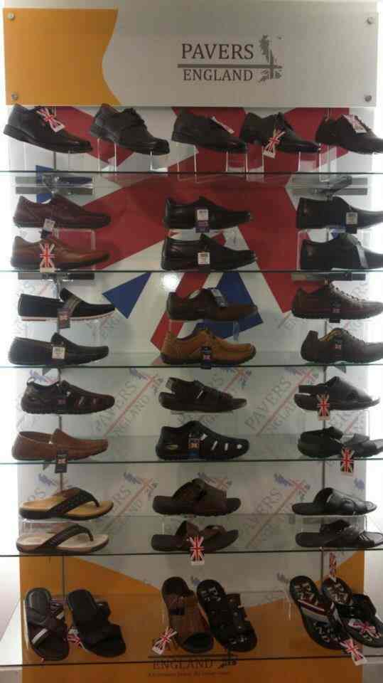 Reliance hot sale shoe mart