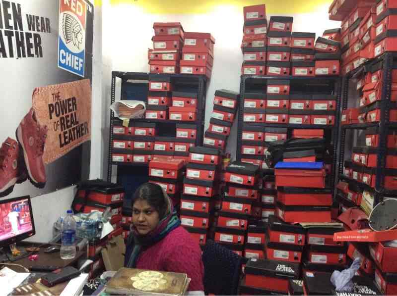 red chief shoes polish spray