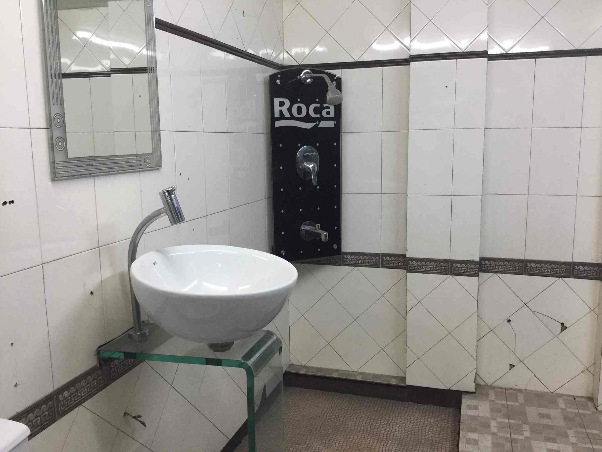 M L Roy And Company Grandson Salt Lake City Bidhan Nagar Tile
