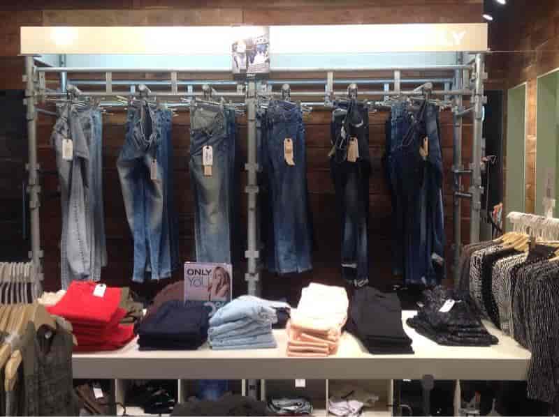 levis quest mall
