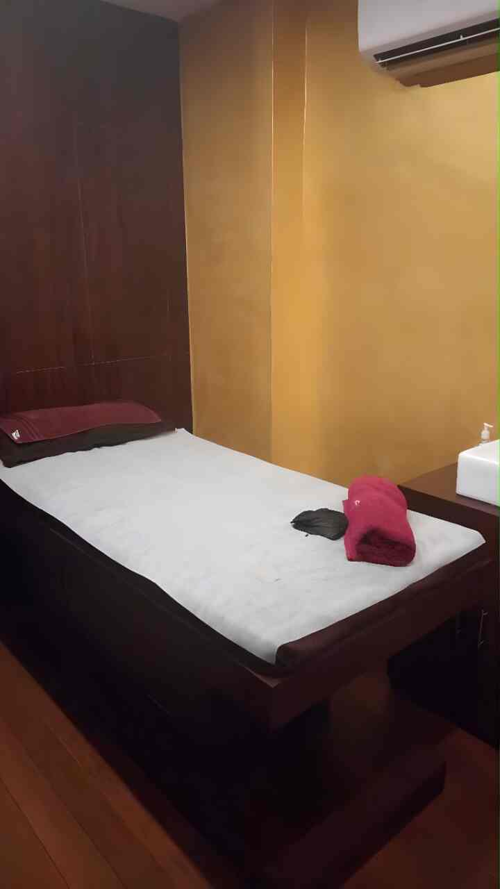 R thai spa Clearance