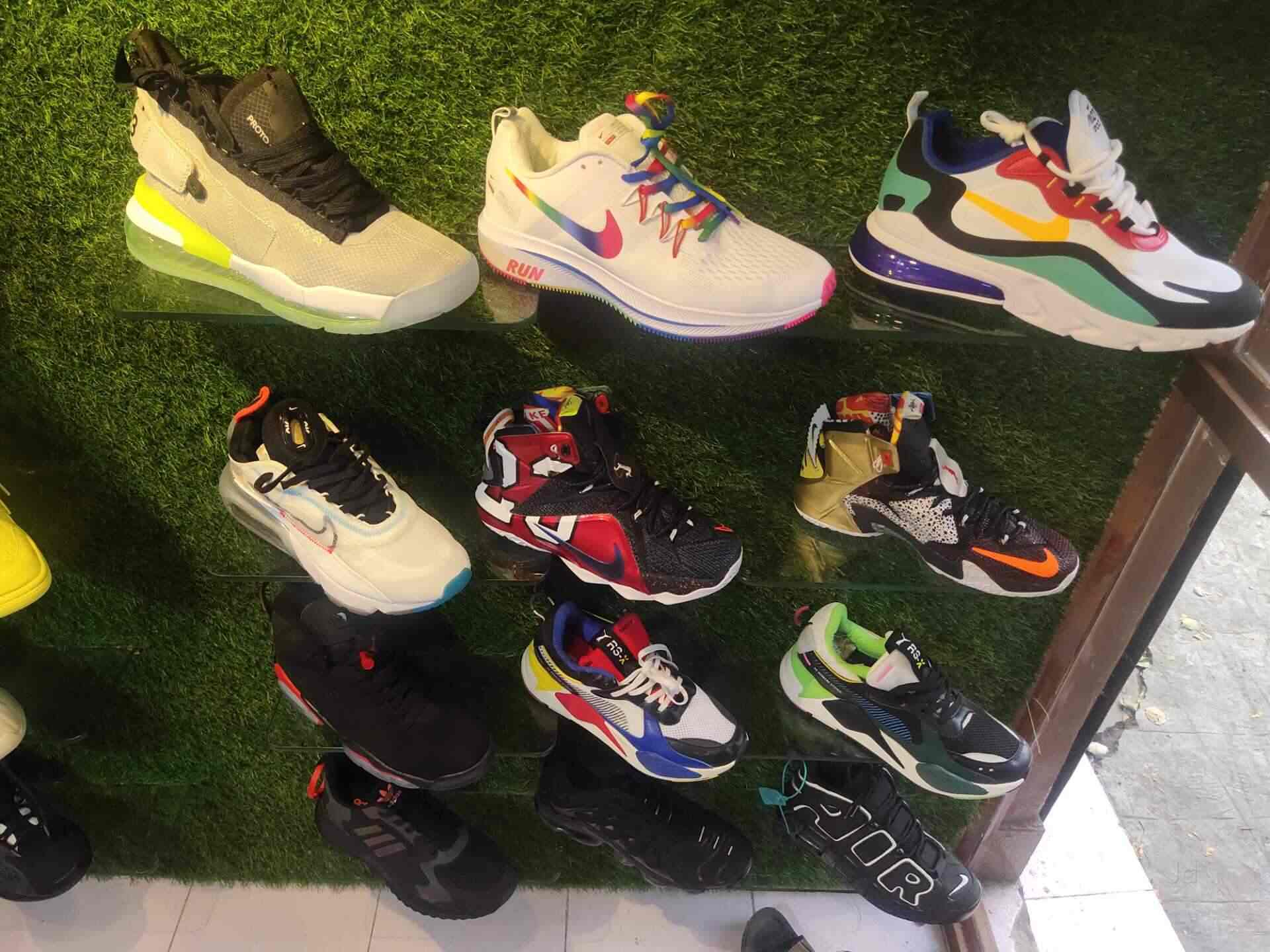 sneaker town shoes