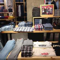 levis hilite mall