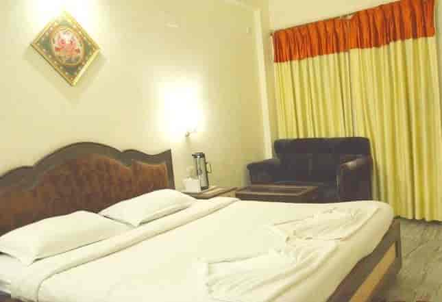 Sri Dheerendra Vasathi Gruha Mantralayam Guest House In Kurnool