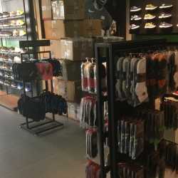 vans store montclair mall