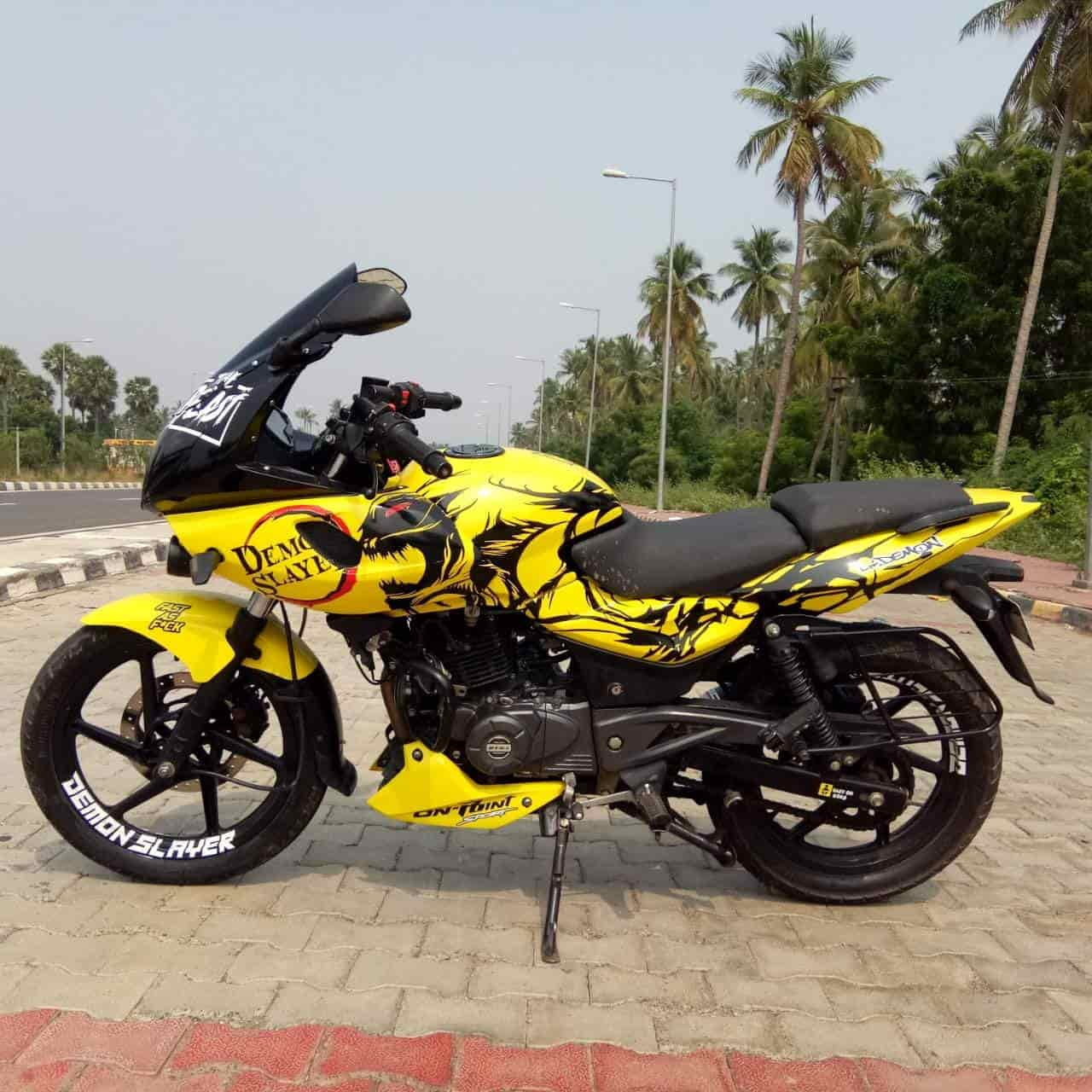 Pulsar 220 Stickering Modification