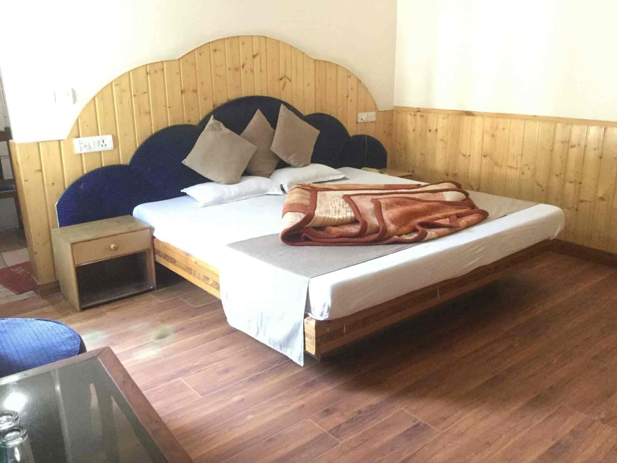 Utopia Resorts Photos Mall Road Mi Pictures Images Gallery Room Utopia Resorts Photos Mall Road Mi Hotels