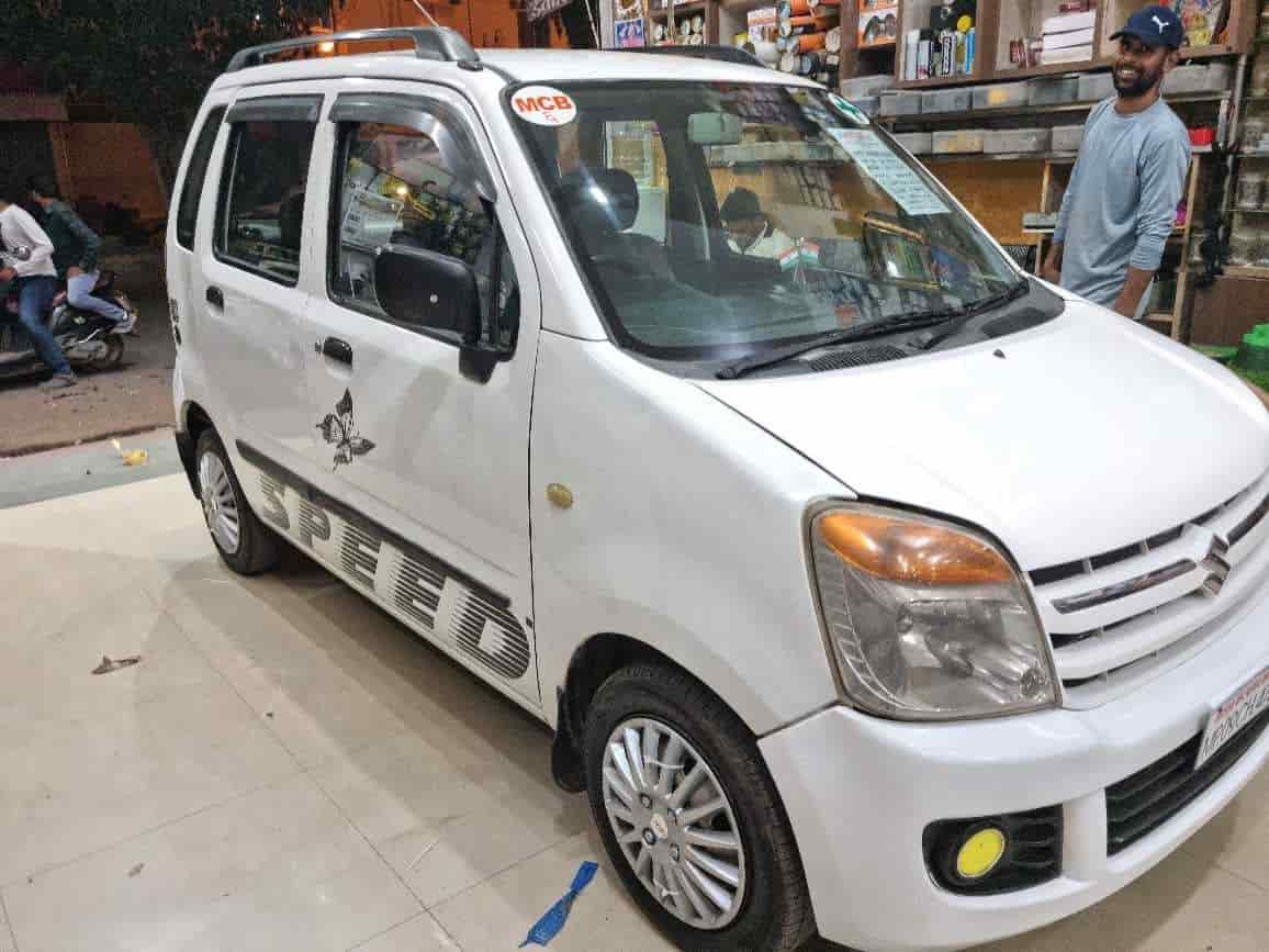 Marutoon Car Bazar in Sarafa Mandsaur,Mandsaur - Best Maruti
