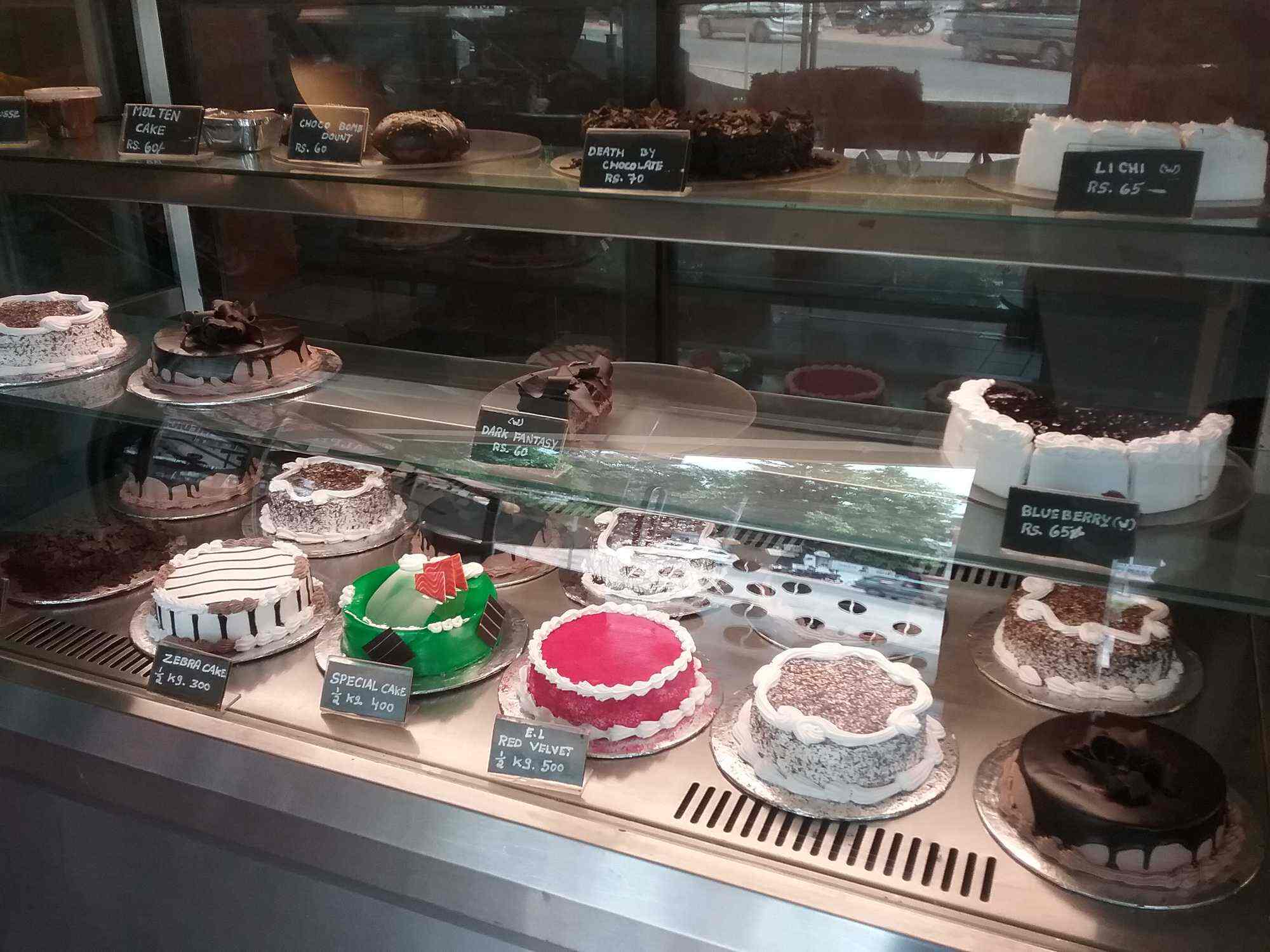 Crumbz Bakery, Saint Michael (+1 2464275962)