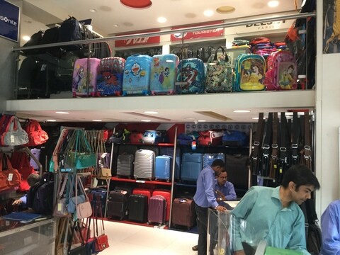 Luggage Collection, Santacruz West 