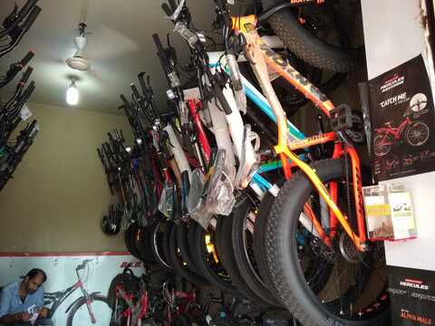 sadguru cycle studio