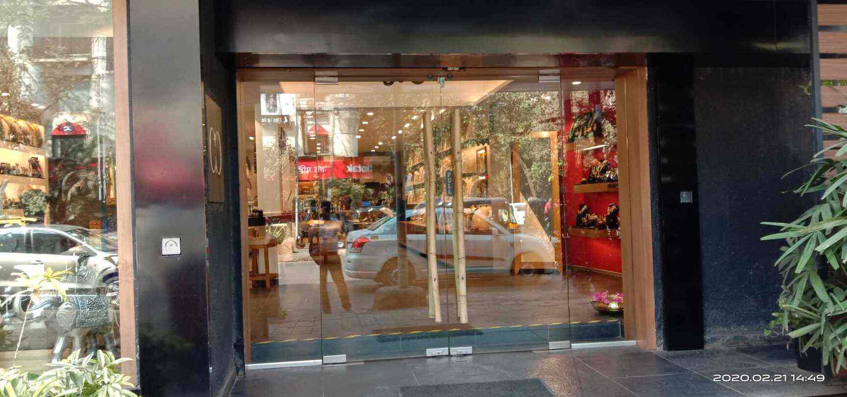 Silver By Curio Cottage Santacruz West Jewellery Showrooms In Mumbai Justdial We followed the coast road and turned off to waipapa point where it's common to find sea lions snoozing on the sand. silver by curio cottage santacruz west