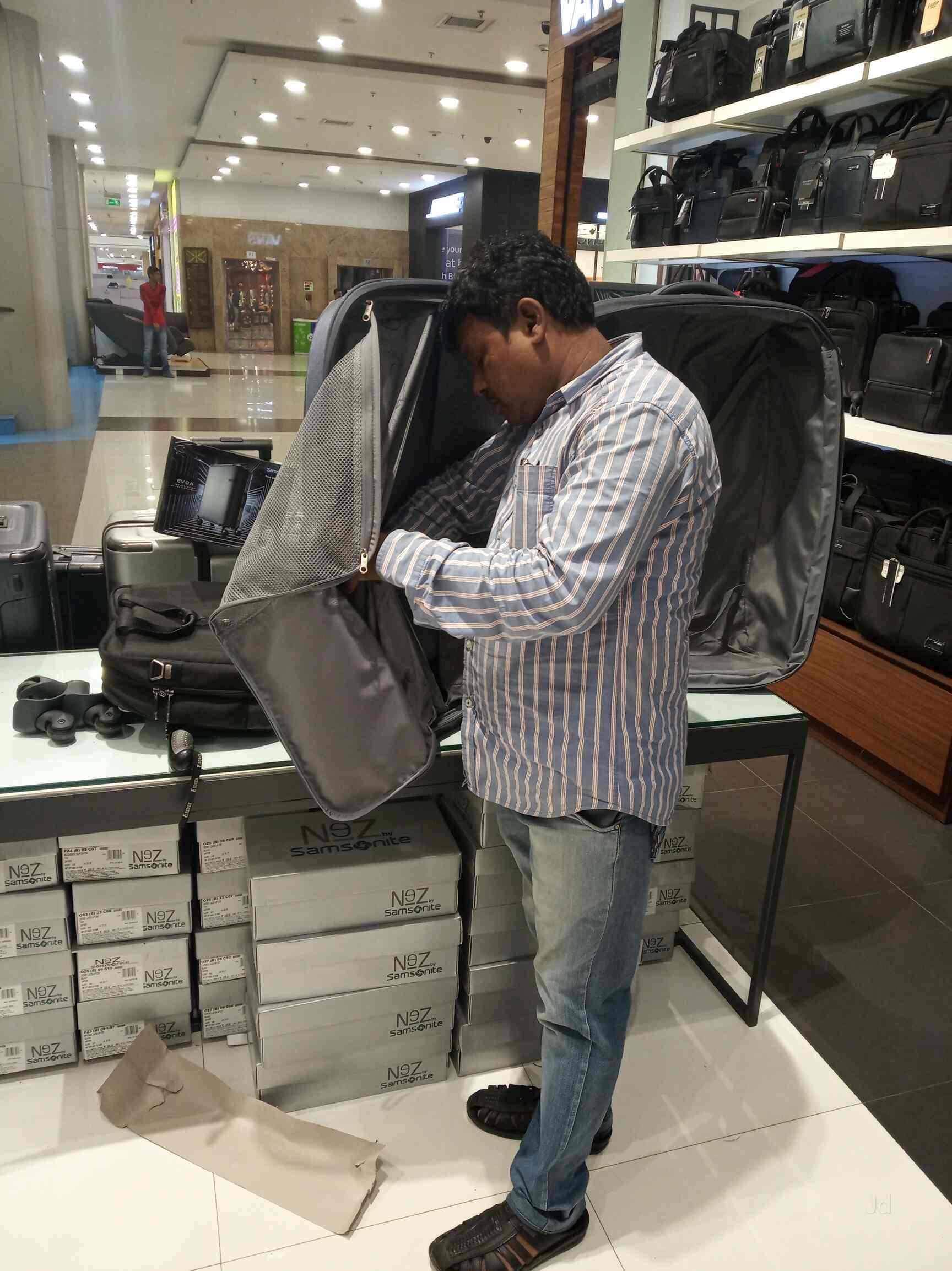 Aditya Bag Repair Centre, Worli - Bag 