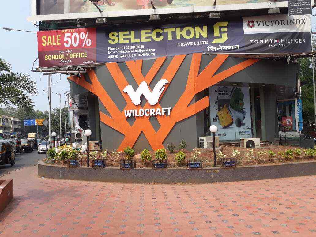 mickey mouse trolley school bag