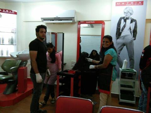 Johan Shaikh Hair Dresser Chembur West Hair Stylists At Home In