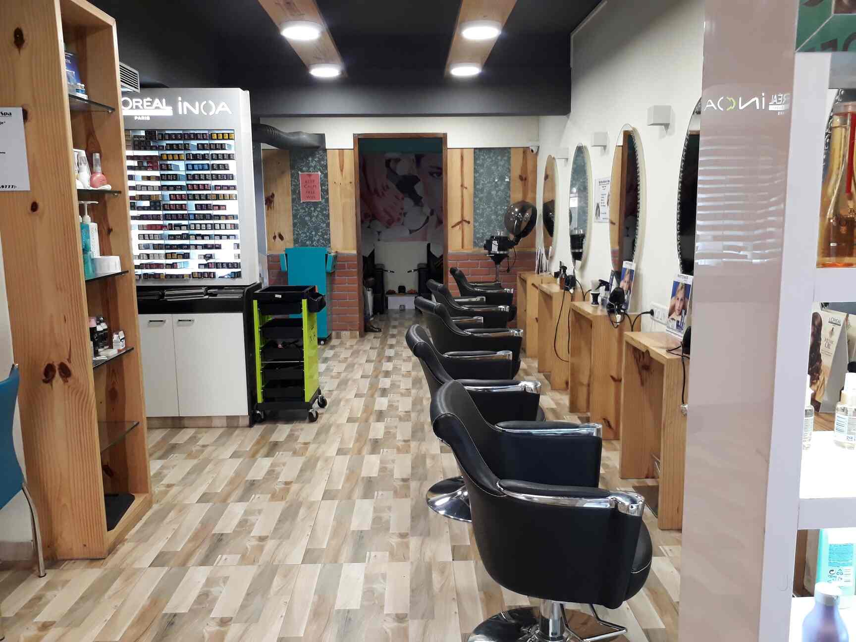 Tip Top Hair Beauty Salon Chembur East Unisex Salons In Mumbai