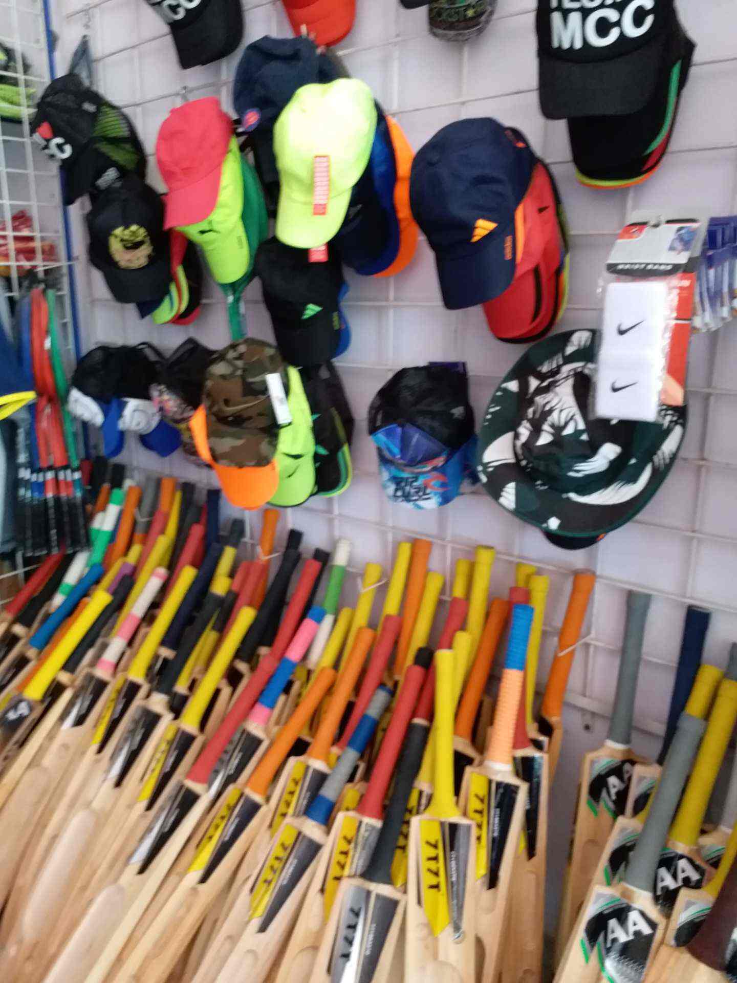 7070 Sports, Manor - Sportswear 