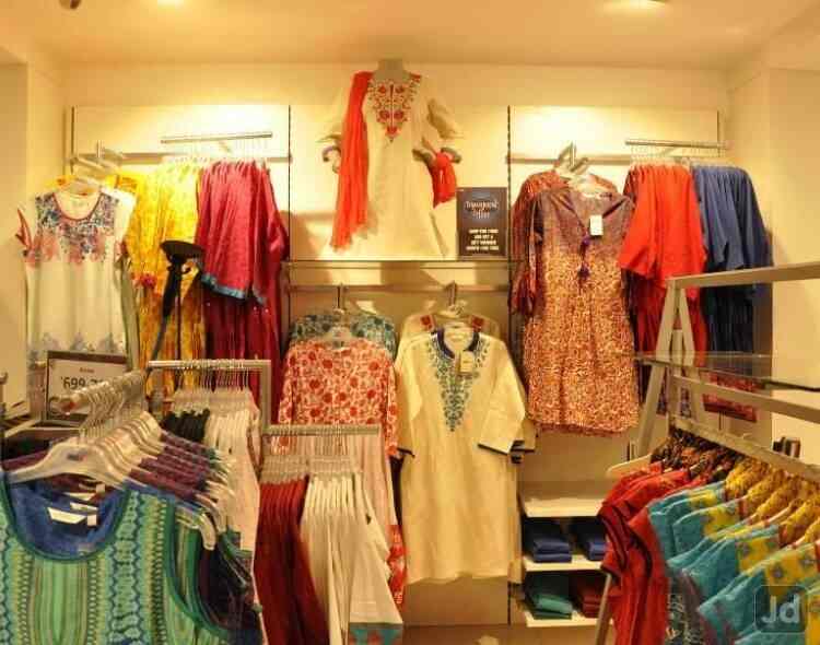 max clothes