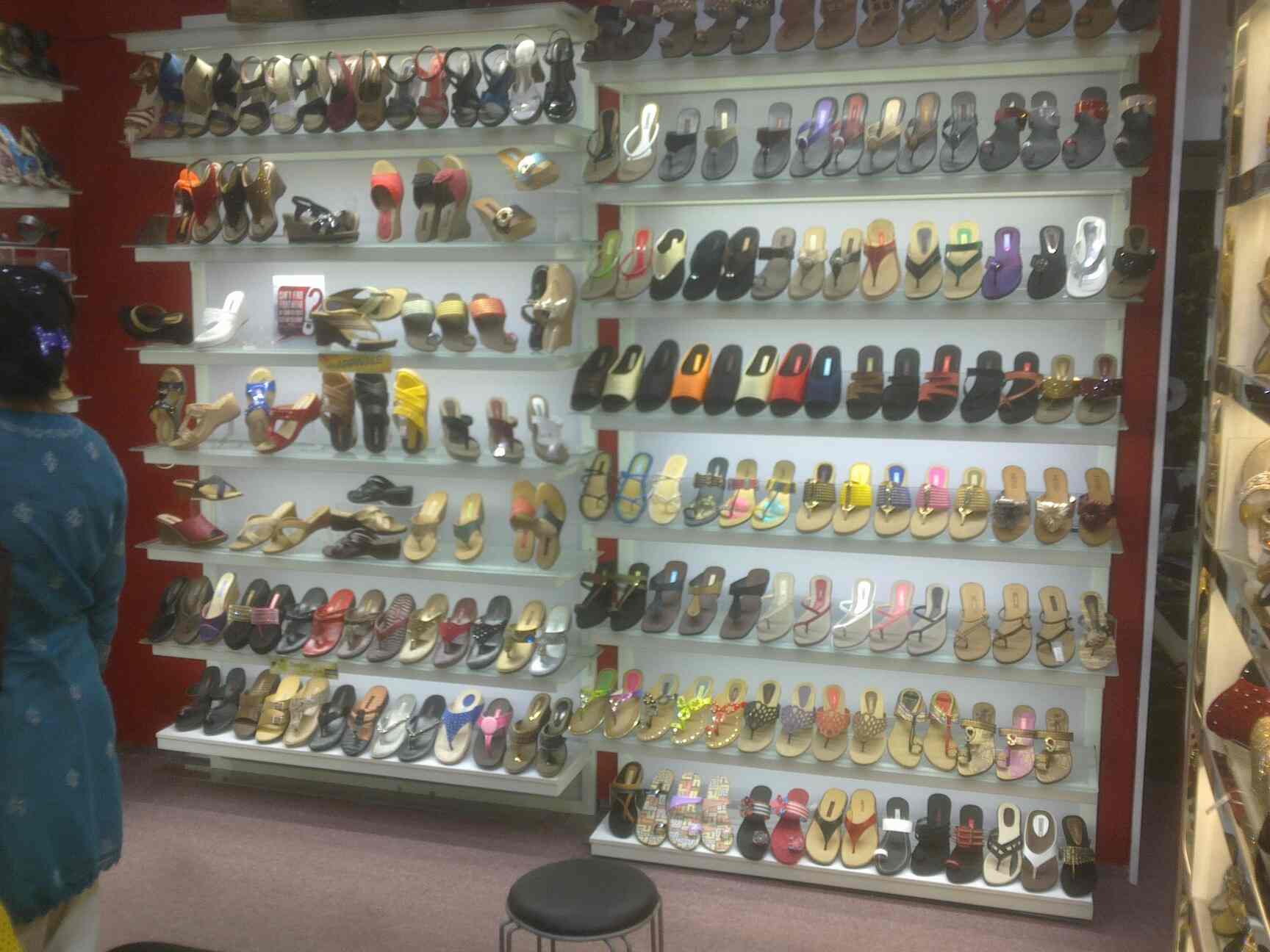 Shoes mall near on sale me