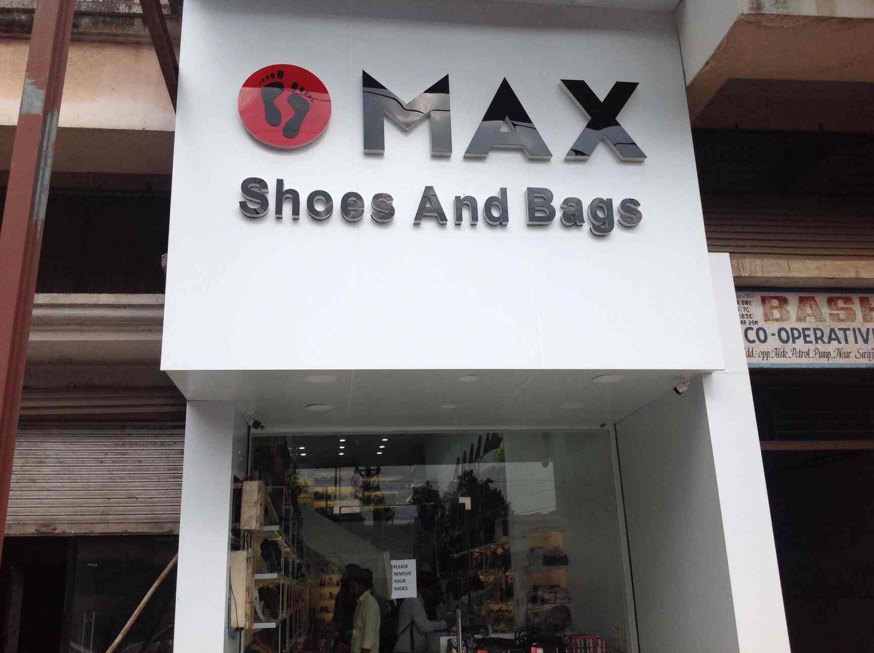 max shoes and bags
