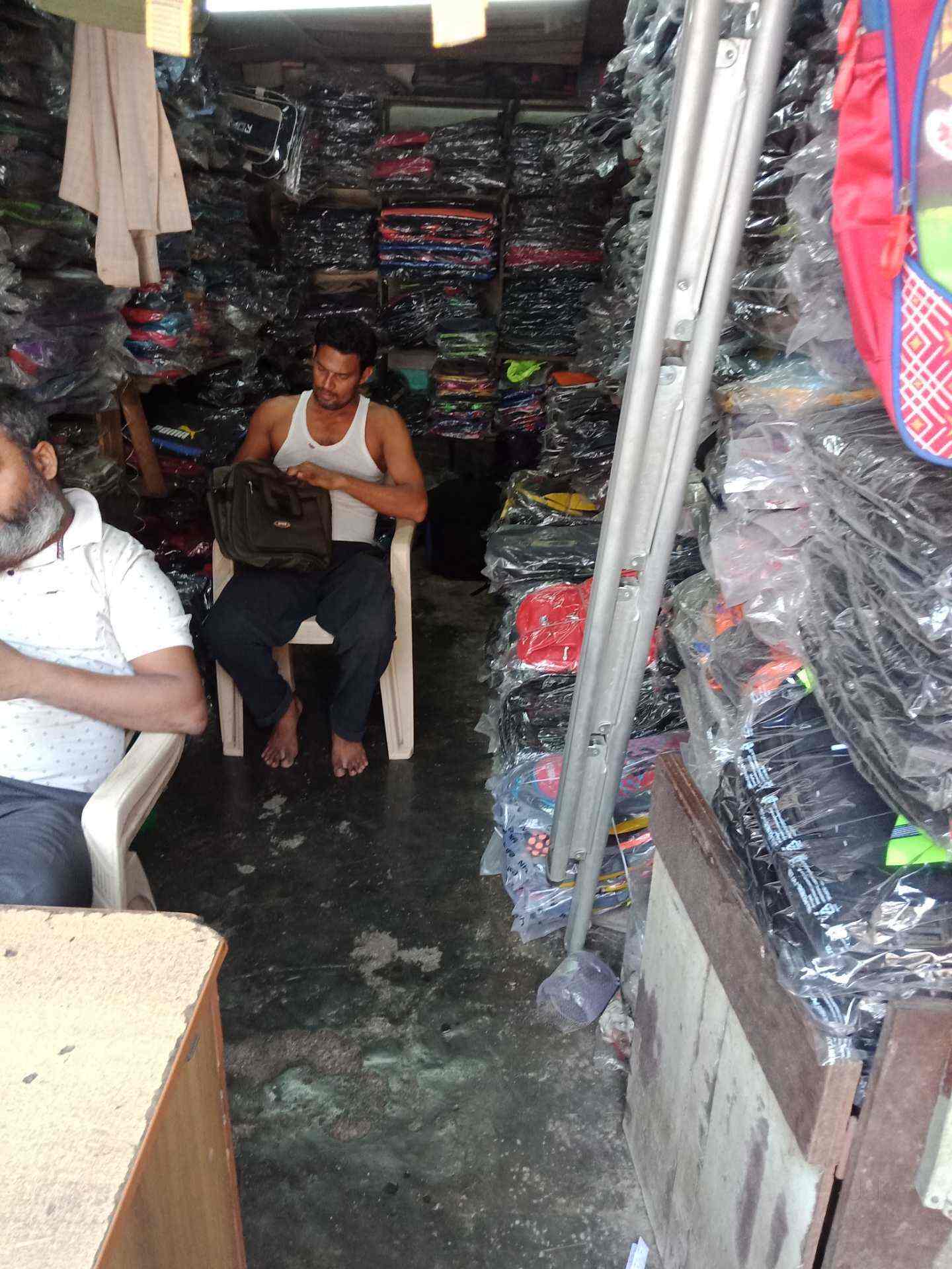 Details more than 83 bag manufacturers in dharavi in.duhocakina