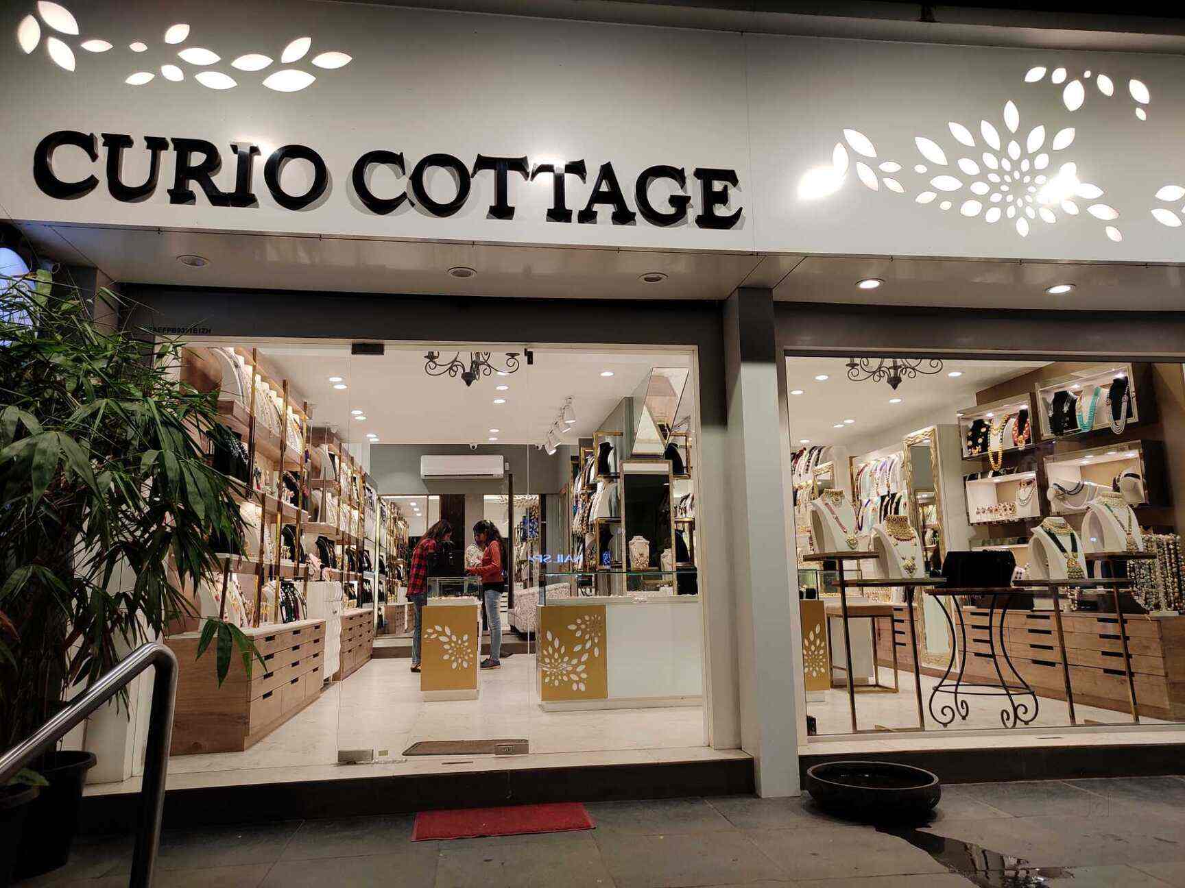 Curio Cottage Jewellery Khar West Jewellery Showrooms In Mumbai Justdial It is a prominent upscale commercial hub which commands some of the highest property rates in the country. curio cottage jewellery khar west