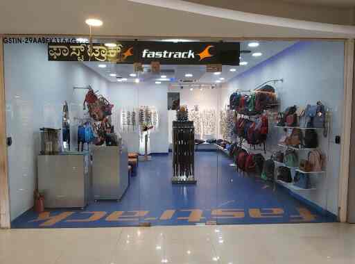fast track sunglasses showroom in dubai