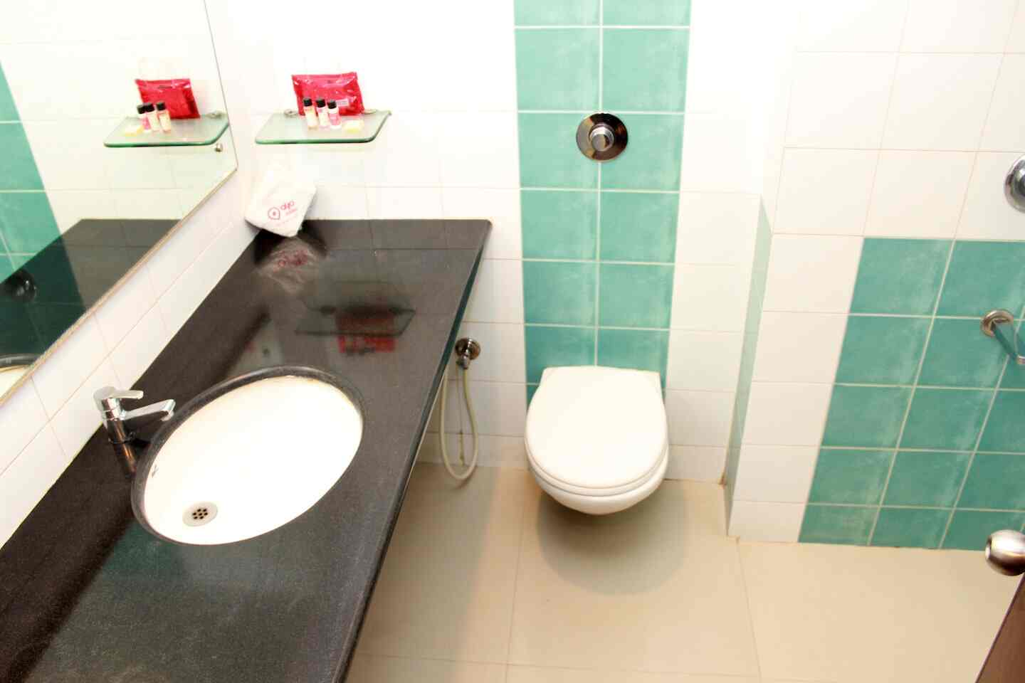 Oyo 1289 Hotel Viceroy Comforts Ramanuja Road Hotels In Mysore