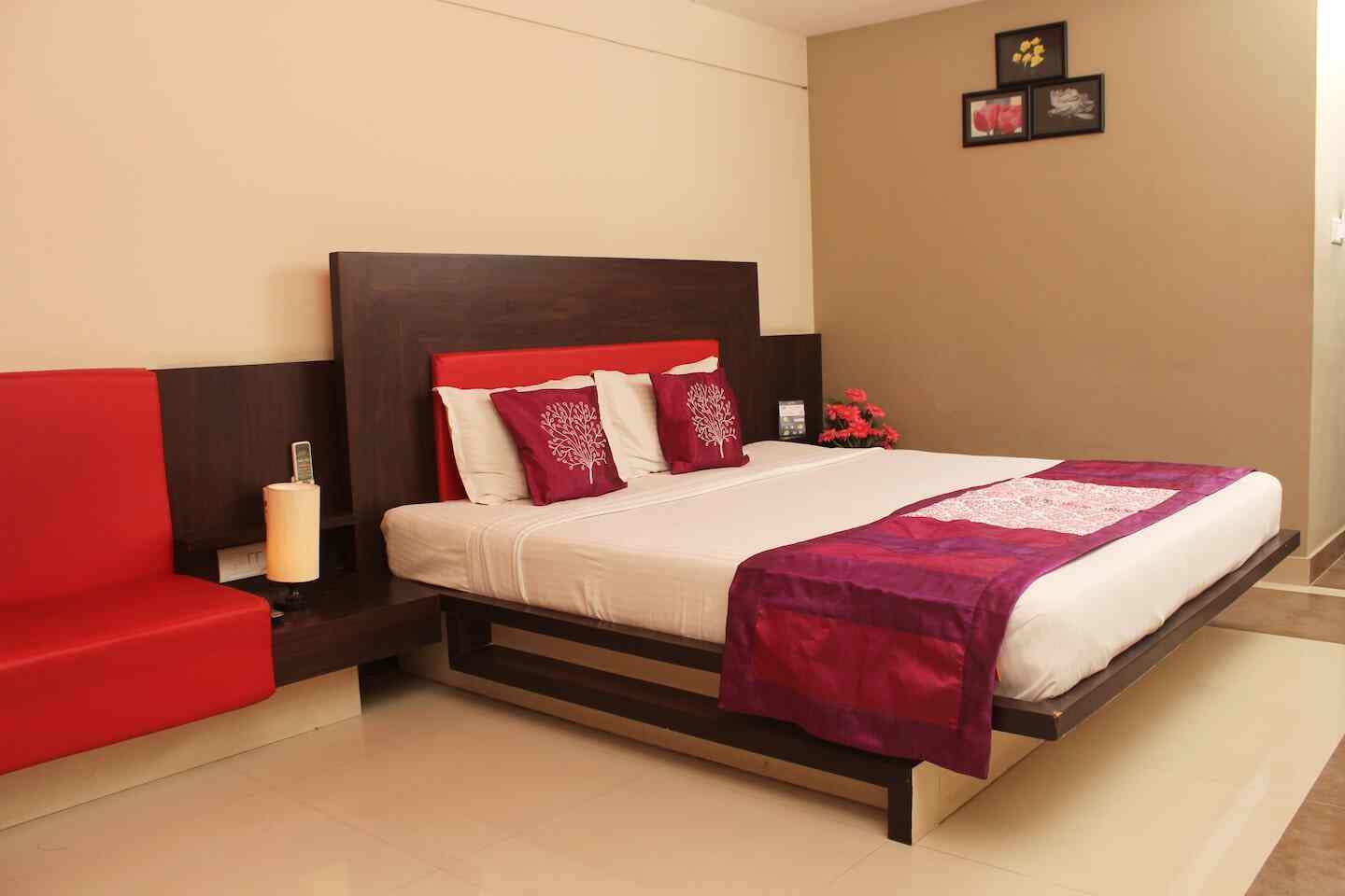 Oyo 1289 Hotel Viceroy Comforts Ramanuja Road Hotels In Mysore